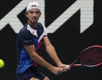 Macháč debut v Miami zvládl, Bouzková a Kopřiva v prvním kole vypadli