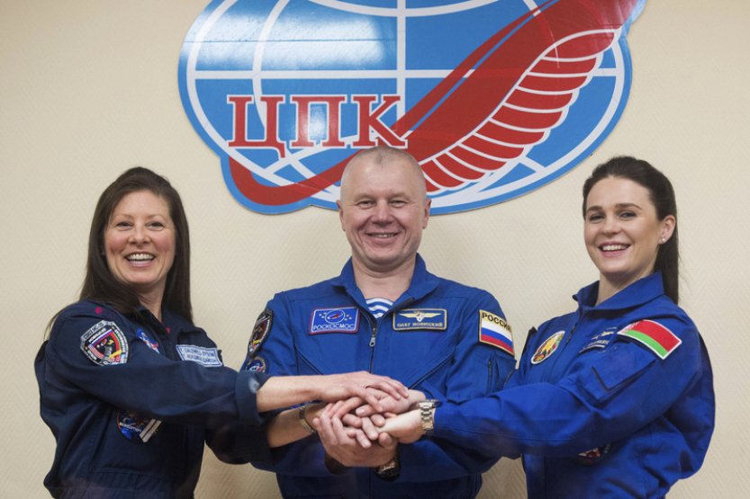 Z kazachstánského Bajkonuru se k ISS vydá Američanka, Běloruska a Rus