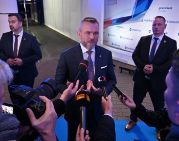 Bookmakeři favorizují Pellegriniho na vítězství ve volbách prezidenta Slovenska