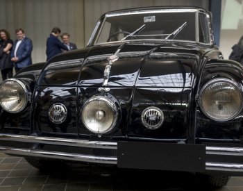 NTM restaurovalo vůz Tatra 77a z roku 1937 a vystaví ho v nové expozici