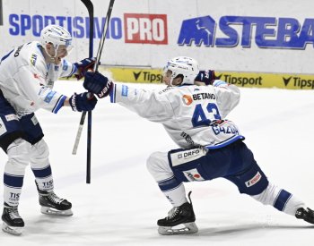 Kometa vyhrálav Litvínově a snížila ve čtvrtfinále na 1:2