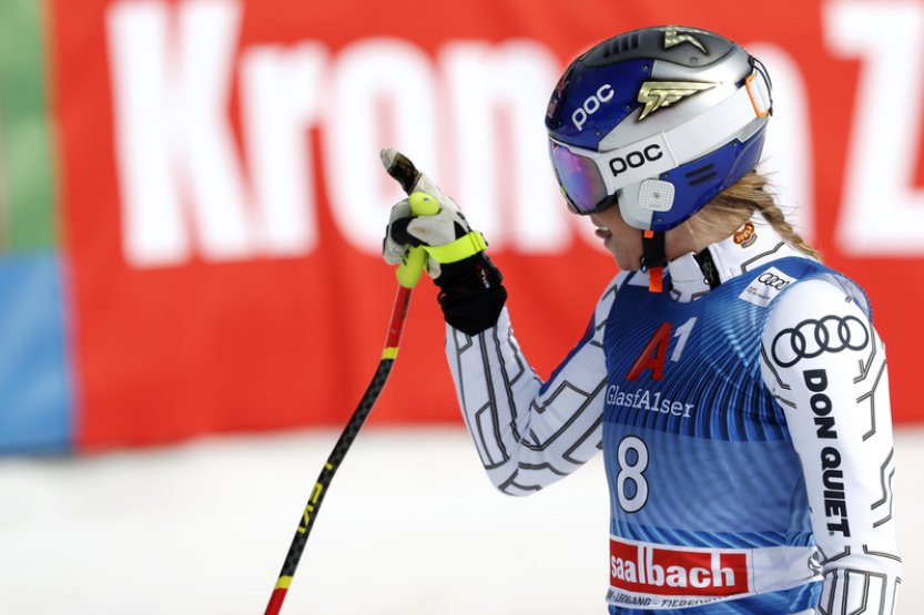 Ledecká uzavře den po triumfu v super-G lyžařskou sezonu SP sjezdem