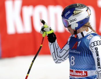 Ledecká uzavře den po triumfu v super-G lyžařskou sezonu SP sjezdem