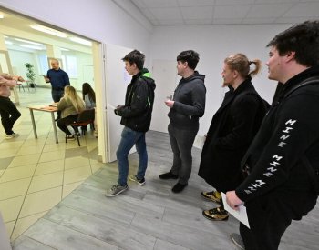 Oslovení Slováci mají volbu prezidenta za důležitou, přijeli hlasovat i z Česka