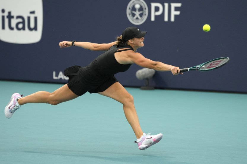 Sabalenková v prvním duelu po smrti expartnera porazila kamarádku Badosaovou
