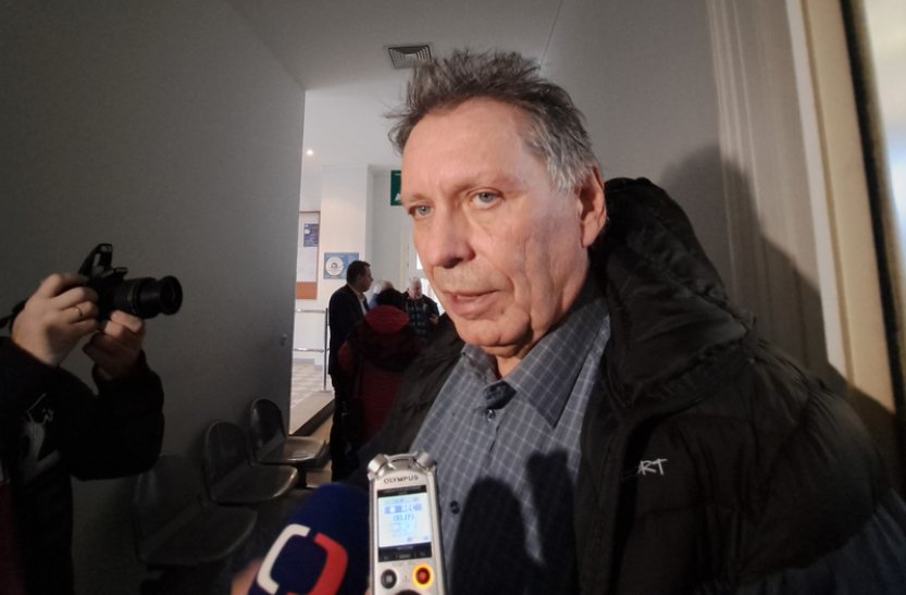 Za slova o zabíjení pacientů s covidem v nemocnici soud snížil podmíněný trest