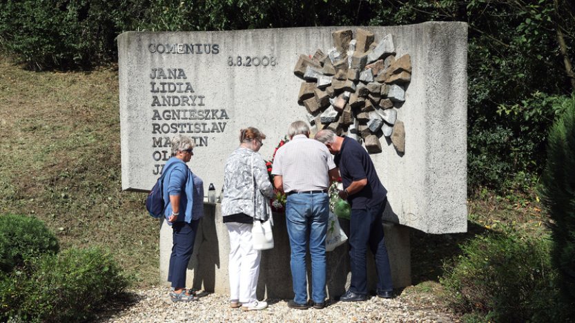 U památníku ve Studénce si nehodu vlaku připomněli svědci i pozůstalí