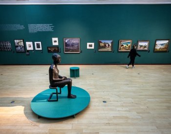 Nová výstava v Praze ukazuje v 313 dílech, jak se mezi válkami žilo v ČSR