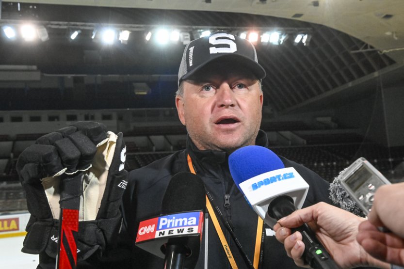 Hokejisty Karlových Varů povedou olympijští vítězové Patera a asistent Moravec