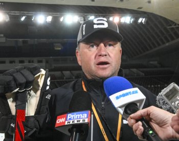 Hokejisty Karlových Varů povedou olympijští vítězové Patera a asistent Moravec