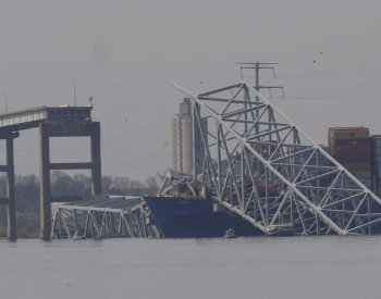 Policie: Pohřešovaní dělníci po pádu mostu jsou zřejmě po smrti
