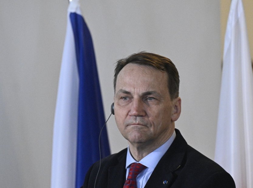 Sikorski: Polsko zdvojnásobí příspěvek do české muniční iniciativy pro Ukrajinu