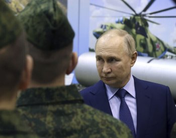 Rusko nezaútočí na Pobaltí, Polsko či ČR, jde o strašení lidí, řekl Putin