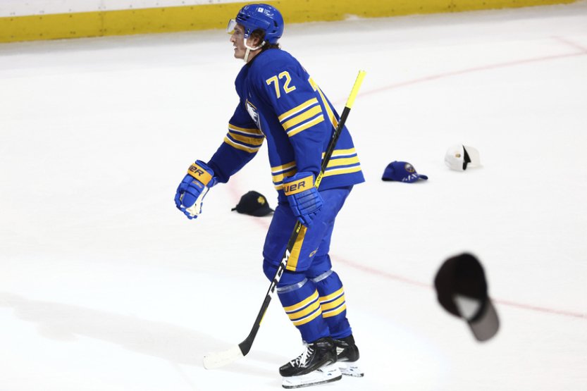 Buffalo otočilo v NHL zápas s New Jersey, čtyřmi góly se blýskl Thompson