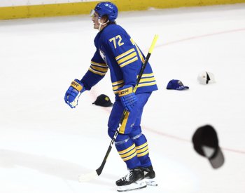Buffalo otočilo v NHL zápas s New Jersey, čtyřmi góly se blýskl Thompson