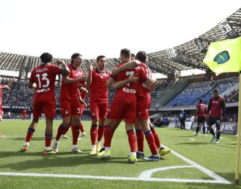 Neapol v lize poprvé prohrála pod trenérem Calzonou, Bergamu podlehla 0:3