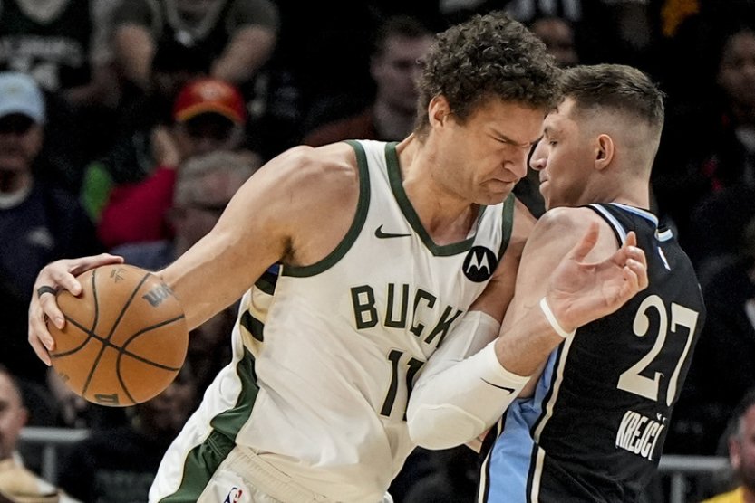 Atlanta v NBA po vítězné sérii podlehla Milwaukee, Krejčí dal osm bodů