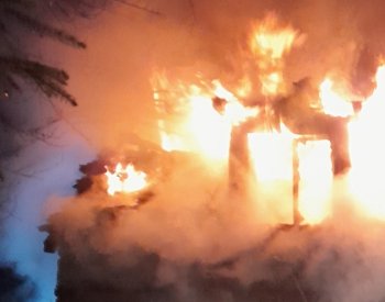 Při požáru budovy Istanbulu zemřelo 25 lidí, tři lidé jsou zraněni, uvedly úřady