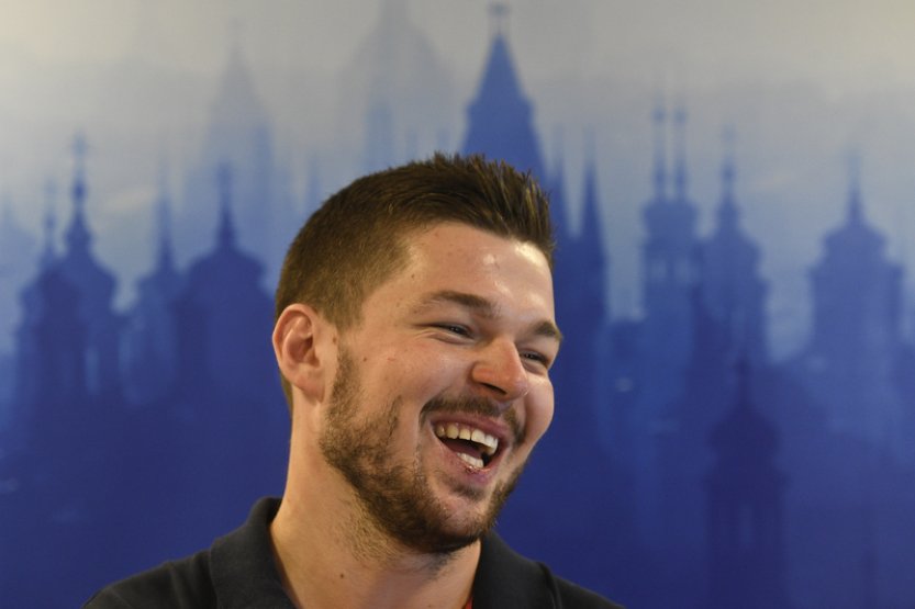 Hertl poprvé trénoval s novými spoluhráči, zatím v bezkontaktním dresu