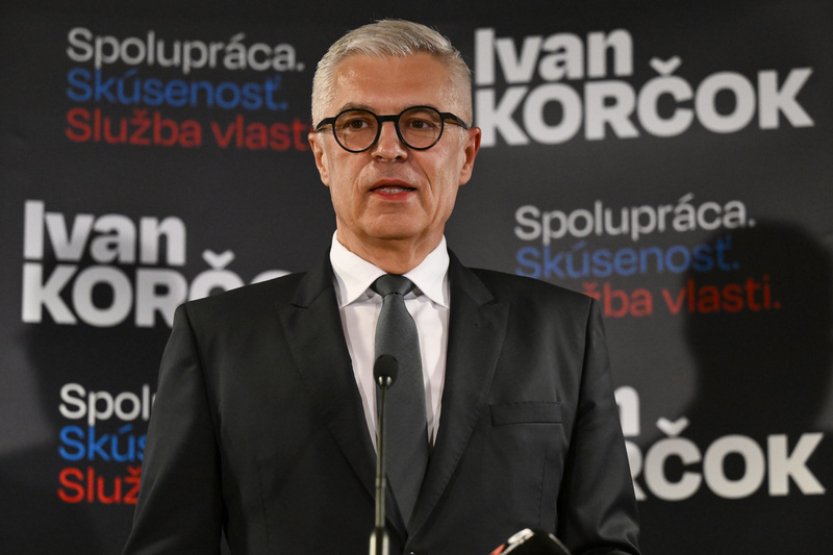 Pellegrini nepřišel do rozhlasového duelu s Korčokem, ten byl v debatě sám