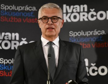 Pellegrini nepřišel do rozhlasového duelu s Korčokem, ten byl v debatě sám