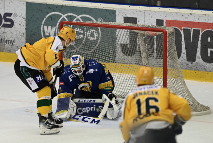 Zlín ve finále první ligy vyhrál prodloužení ve Vsetíně a vyrovnal sérii