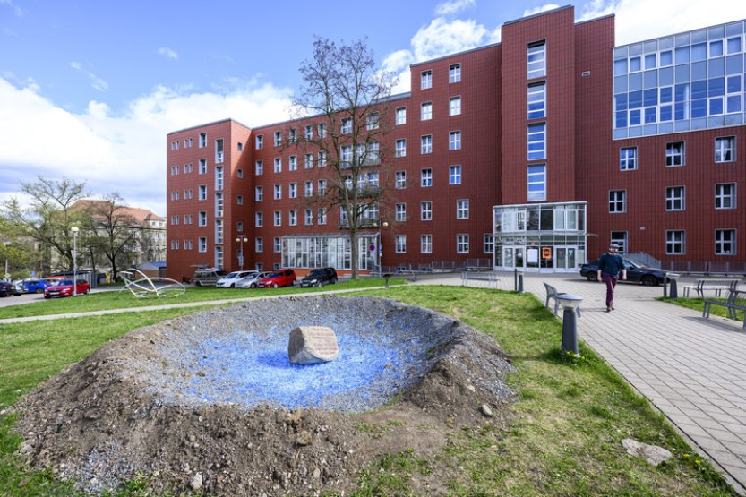 V Ústí n. L. umělci rozmístili pět děl, vůči památníku u univerzity jsou výhrady