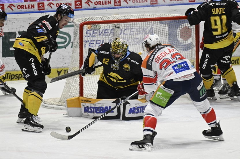 Hokejisté Pardubic mohou v Litvínově oslavit postup do finále extraligy