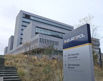 V EU je aktivních 821 velmi nebezpečných zločineckých sítí, uvedl Europol