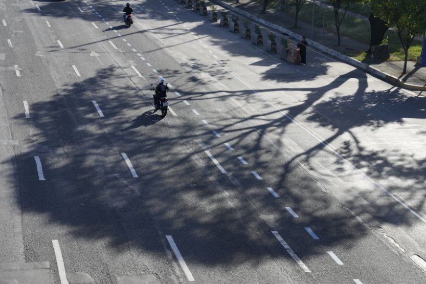 Jihovýchodní Asii zasáhla vlna veder, zavírají školy a usychá úroda