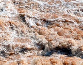 U ruského města Orsk se protrhla hráz, část obyvatel se evakuuje