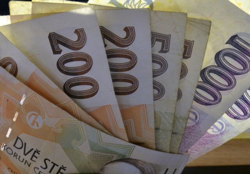 Index: Sazba spotřebitelských úvěrů klesla na 8,25 %