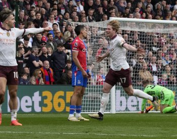 Fotbalisté Manchesteru City vyhráli po obratu na hřišti Crystal Palace 4:2