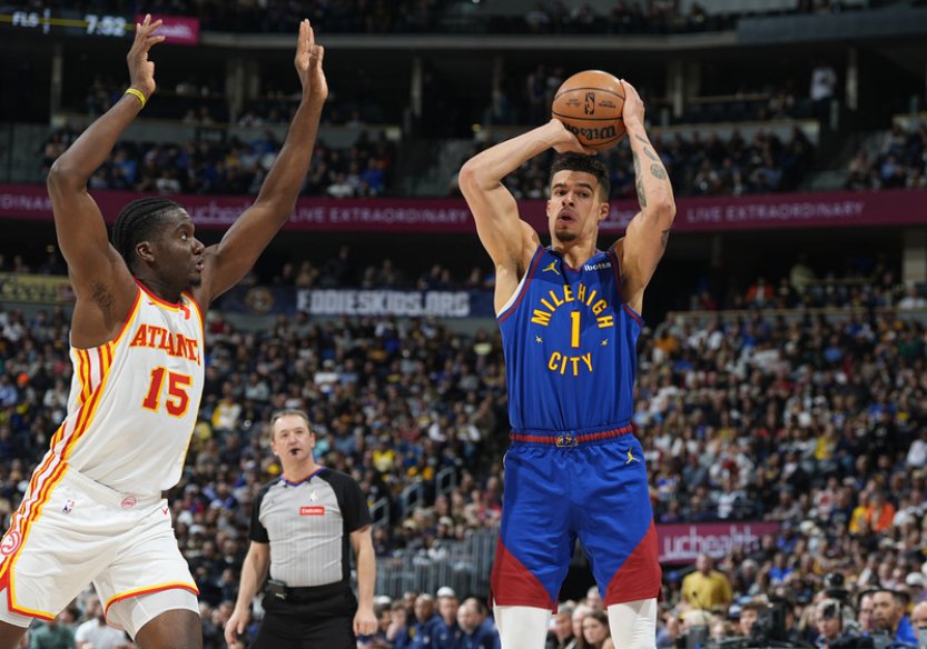 Denver přehrál v NBA Atlantu a je první, Krejčí dal za Hawks tři body