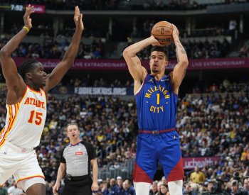 Denver přehrál v NBA Atlantu a je první, Krejčí dal za Hawks tři body