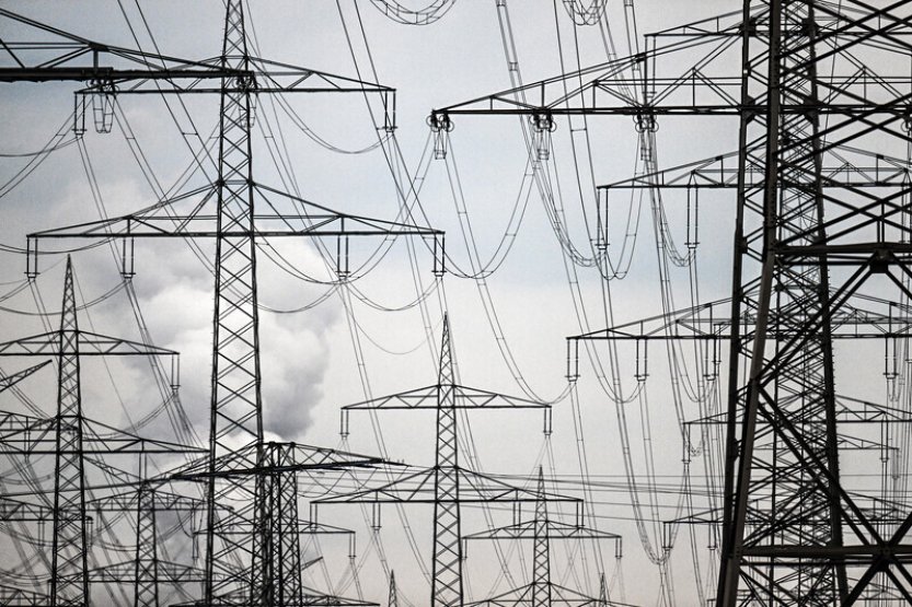 Češi letos více mění dodavatele energií, přibývají i sankce za předčasné změny