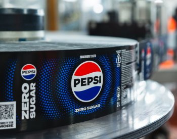 Pepsi po 14 letech mění design, v Česku se vyrábí v Praze a Kyselce