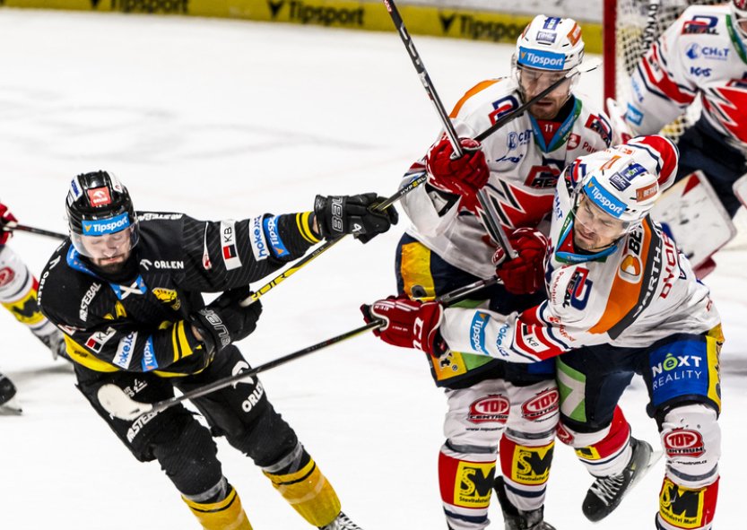 V Litvínově končí po úspěšné sezoně britský kanonýr Kirk a další tři hokejisté