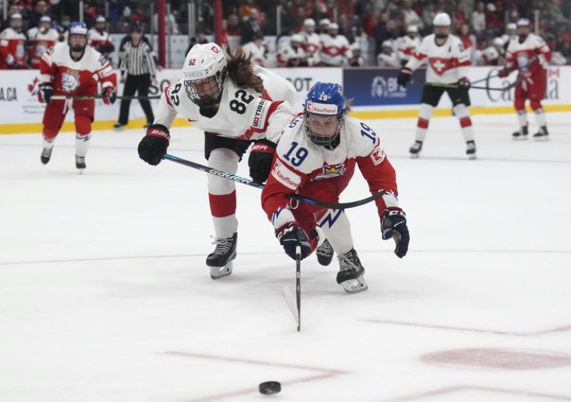 Hlavní je týmová výhra, řekla autorka tří gólů Mlýnková po výhře nad Švýcarkami