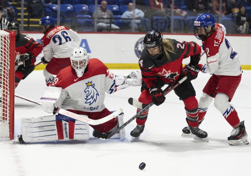 Hokejistky čeká na MS boj o semifinále, proti Němkám jsou favoritkami