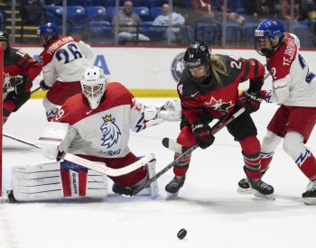 Hokejistky čeká na MS boj o semifinále, proti Němkám jsou favoritkami