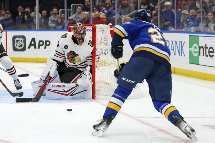 Mrázek nechytil v NHL ani jednu střelu a po třech inkasovaných gólech střídal