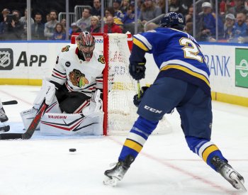 Mrázek nechytil v NHL ani jednu střelu a po třech inkasovaných gólech střídal