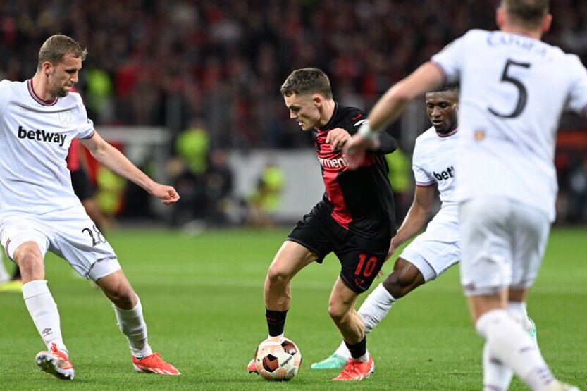 Leverkusen porazil v Evropské lize West Ham 2:0, Liverpool schytal debakl