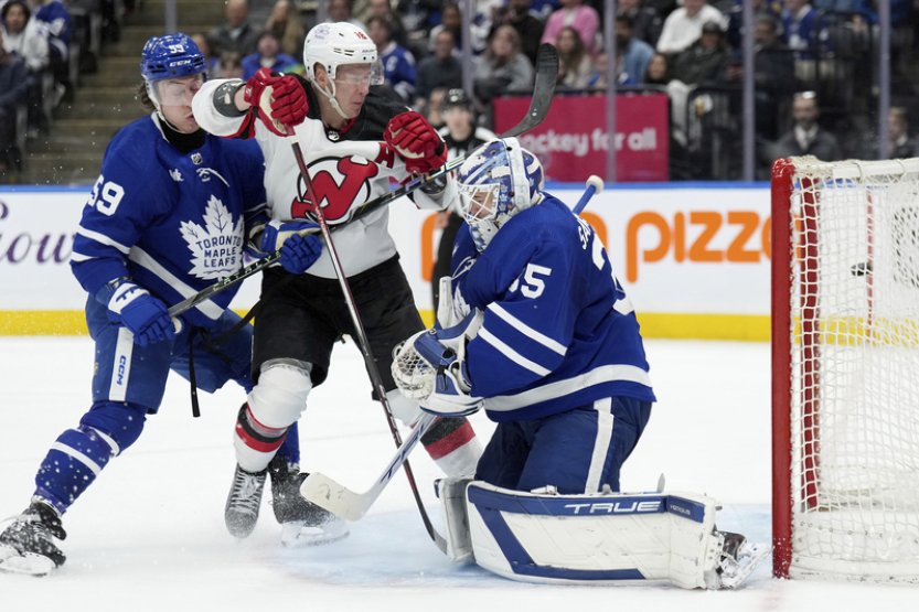 Kämpfův gól k výhře Toronta v NHL nestačil, Matthews se blíží k 70 brankám
