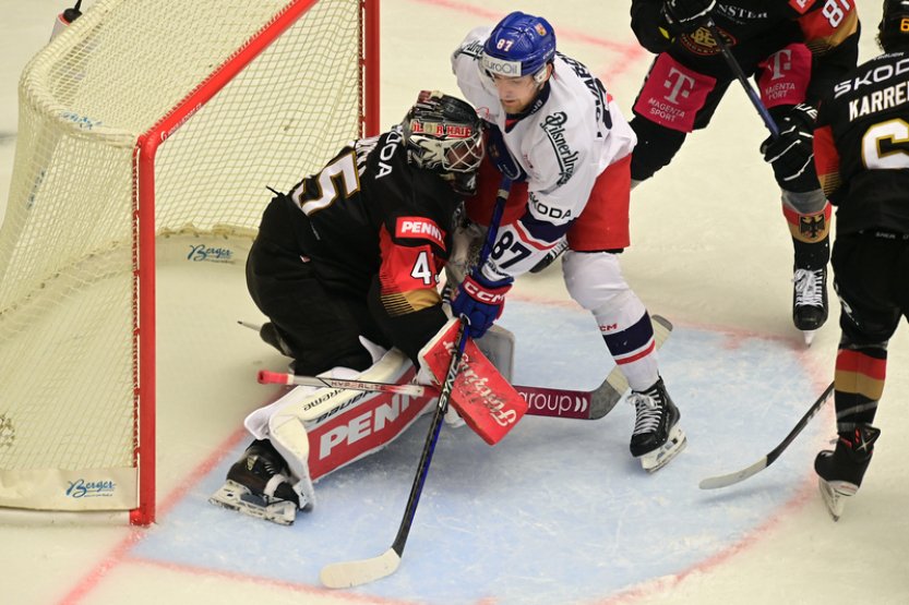 České hokejisty čeká v Karlových Varech druhý zápas proti Německu