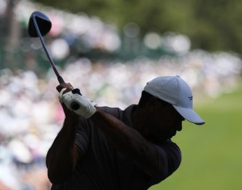 Woods má nový rekord Masters, počtyřiadvacáté za sebou prošel cutem