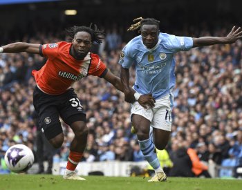 Manchester City porazil Luton 5:1 a posunul se do čela anglické ligy