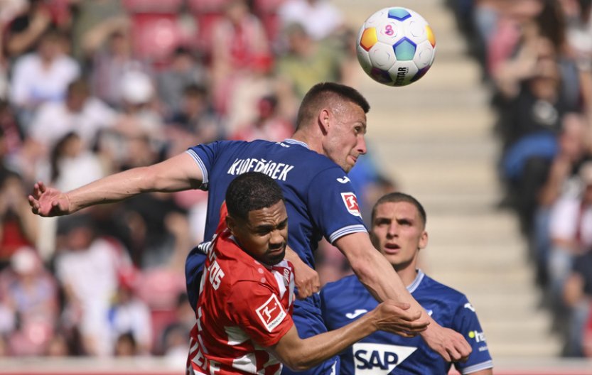 Kadeřábkův gól nezabránil porážce Hoffenheimu 1:4 v Mohuči