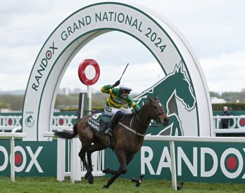 Dostihovou Velkou národní vyhrál spolufavorit I Am Maximus